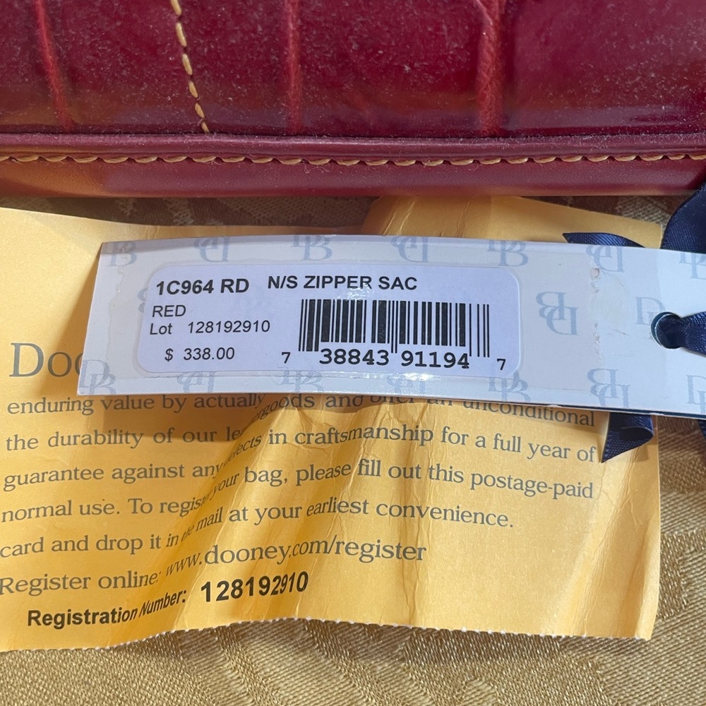 Red croc dooney and Burke zipper shoulder bag - Picture 3 of 9